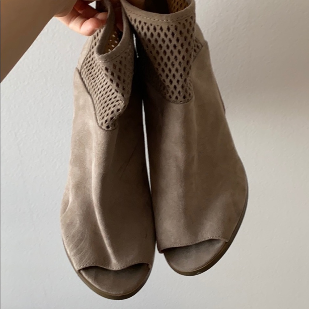 Women’s taupe laser cut heels